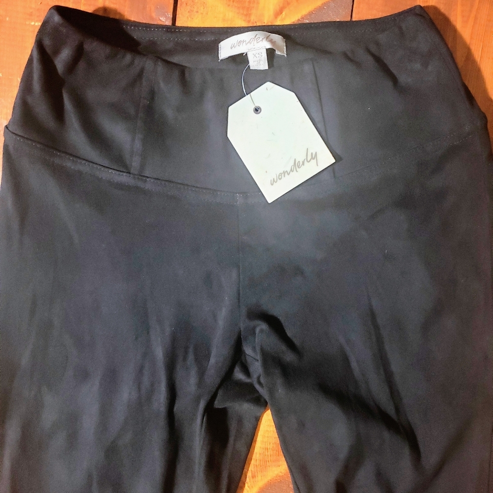 Black leggings.
